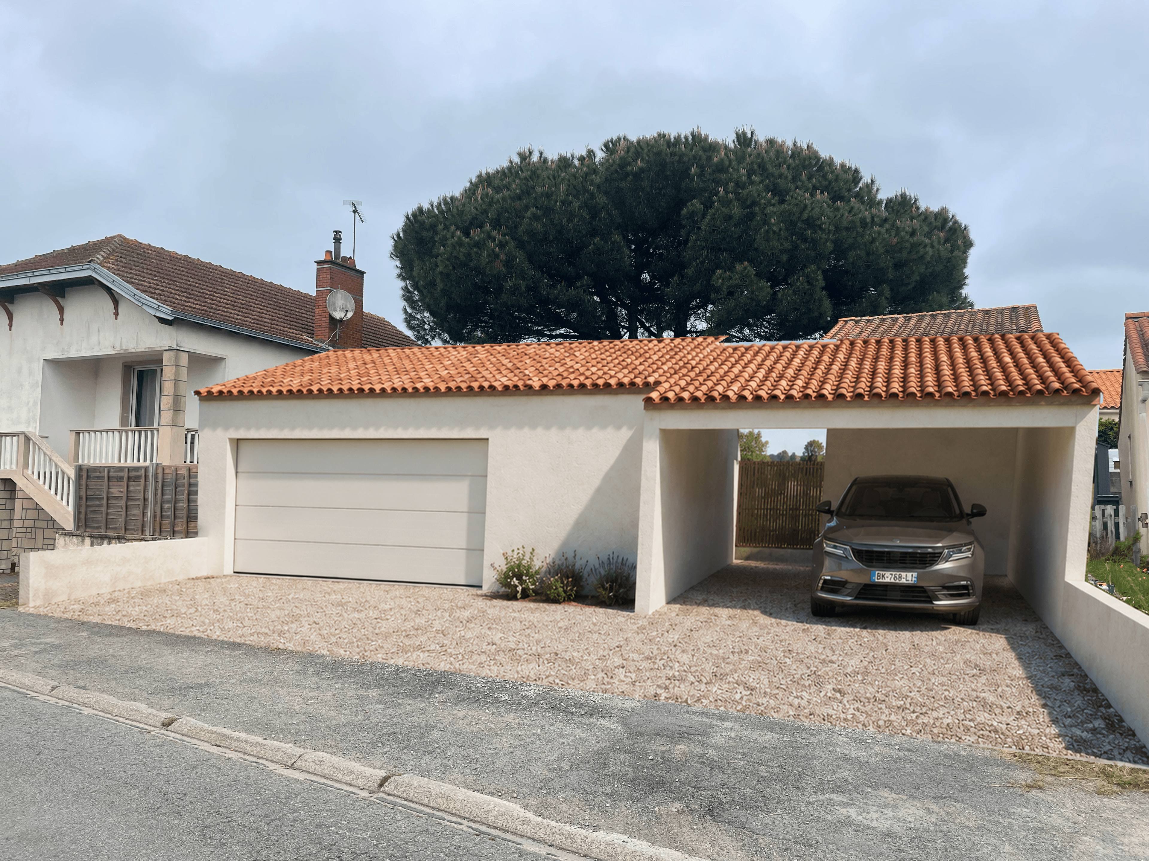Garage 50m² et préau au Poiré-sur-Vie — Projego 2026